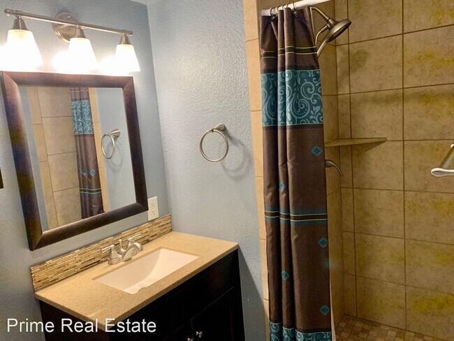Building Photo - 3 br, 2 bath House - 4918 Branscomb Dr