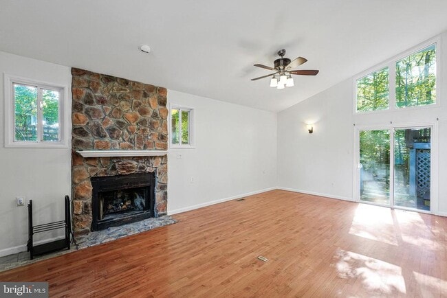Foto del edificio - 8115 King Arthurs Ct
