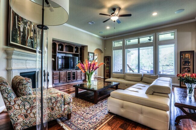 Foto del edificio - 154 W Hullwood Ct
