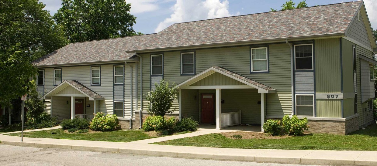 Primary Photo - Dunnhill Apartments