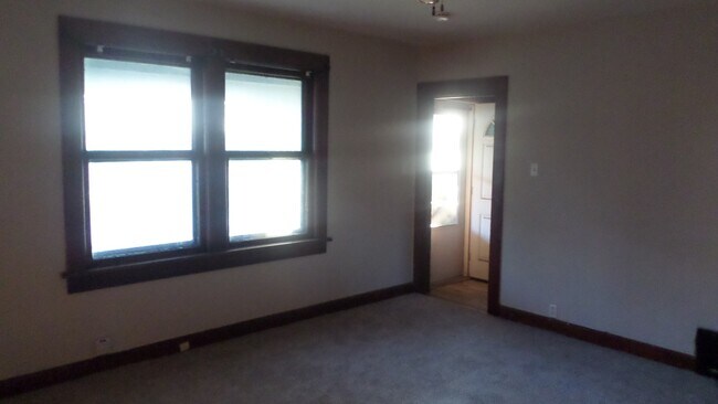 Building Photo - 1405 East Washington Street, Unit 1/2