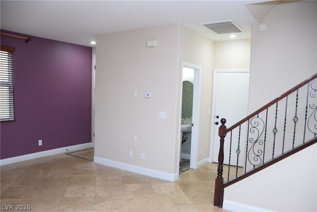 Foto del edificio - 60 Dark Creek Ave