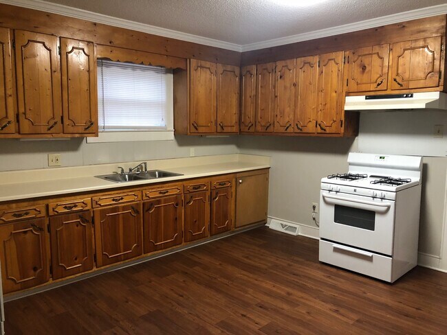 Foto del edificio - 3 bed 1 bath near West Village in Downtown Greenville