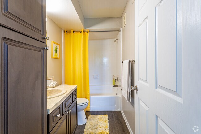 2 habitaciones, 2 baños - 1000 pies cuadrados - Harbour Pointe Apartment Homes