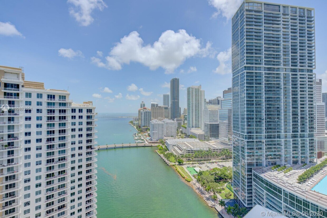 Primary Photo - 901 Brickell Key Blvd