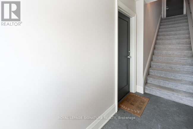 Photo du bâtiment - 398 Westmoreland Ave N