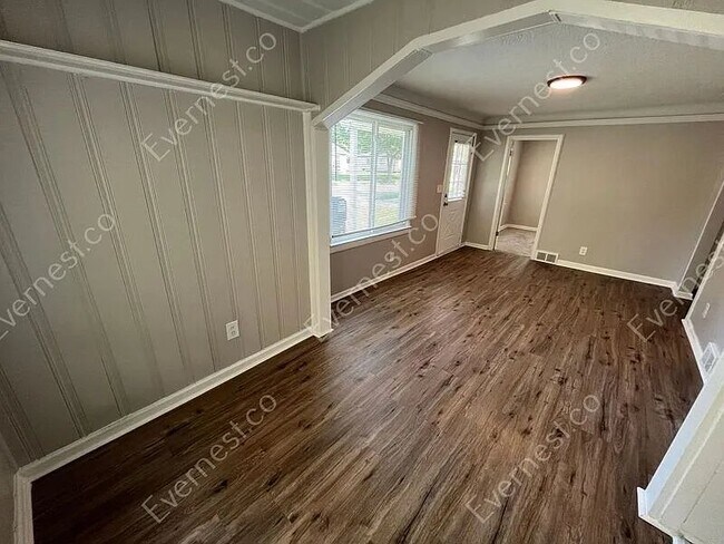 Foto del edificio - 23115 Powell Ave