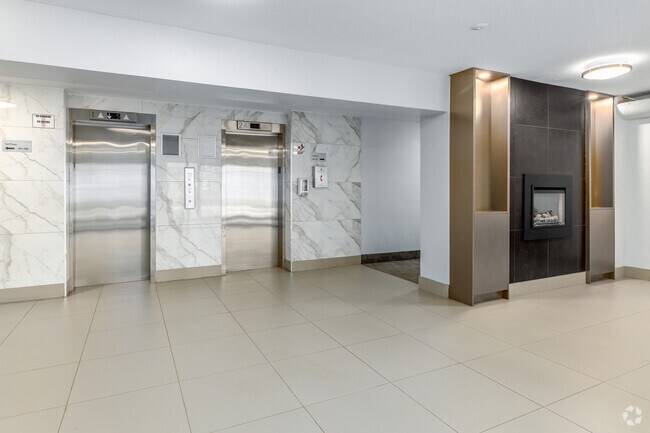 Hall d'entrée - 3111 Eglinton Ave E
