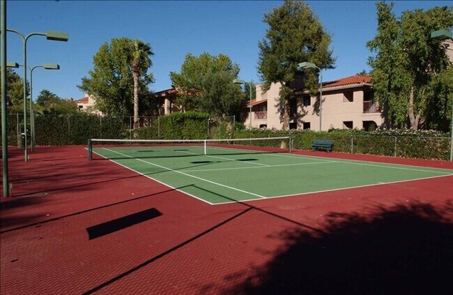 Foto del edificio - 9695 N 93rd Way