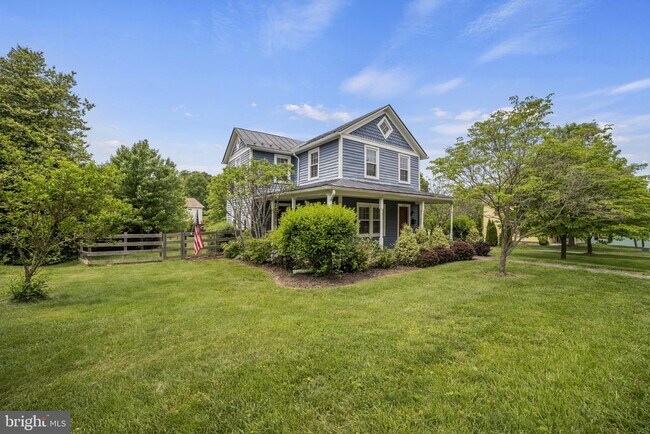 Building Photo - 705 Dranesville Rd