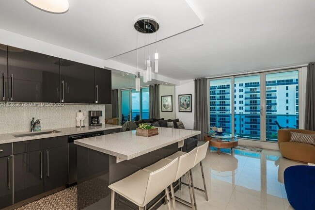 Foto del edificio - 2301 Collins Ave