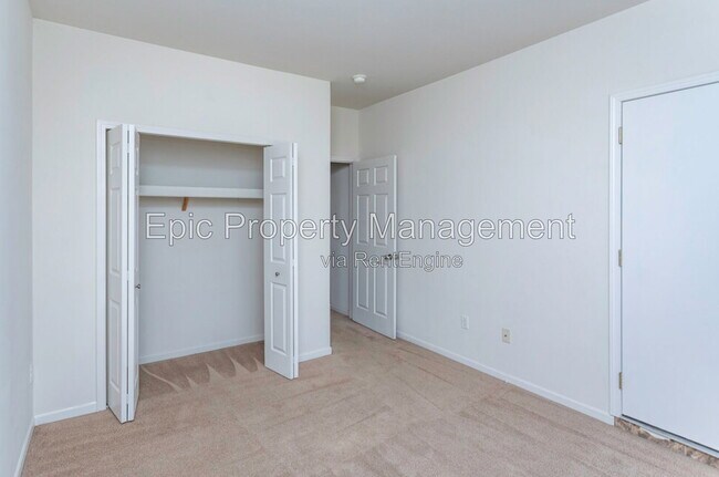 Building Photo - 45570 Evansway Dr