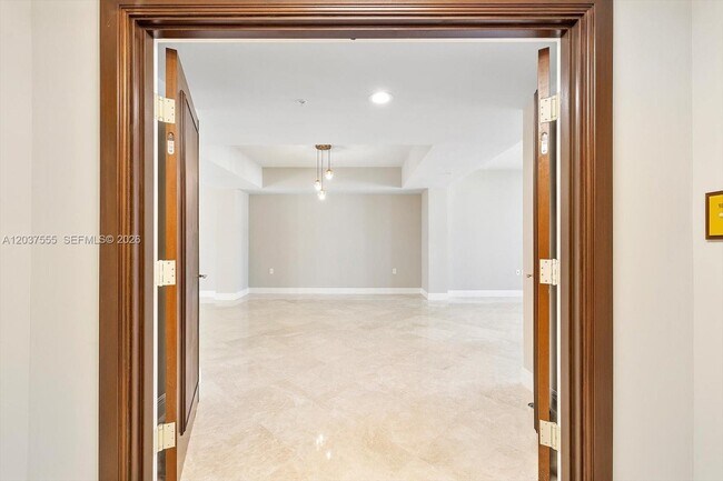 Foto del edificio - 16275 Collins Ave