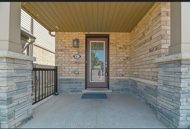Building Photo - Stunning Townhouse In Stoney Creek