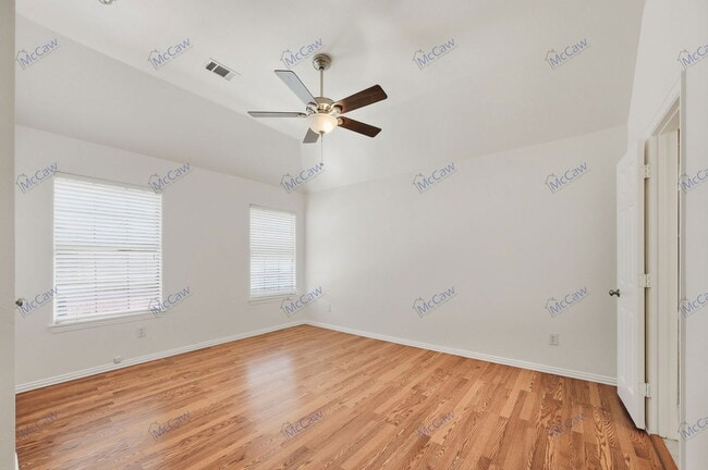 Building Photo - 622 Andover Ln