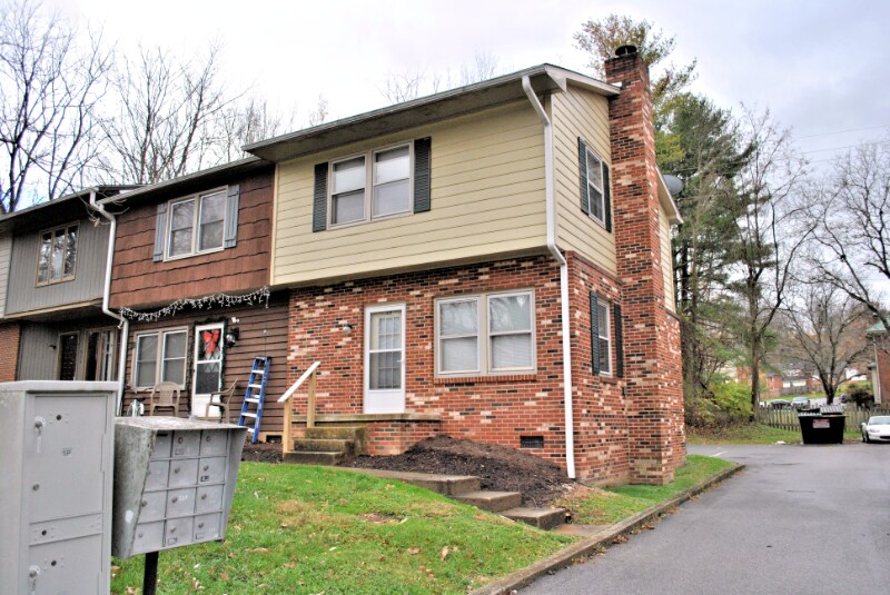 519 Clement St, Radford, VA 24141 Townhome Rentals in Radford VA