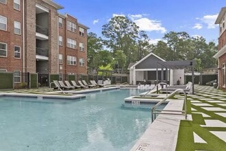 Building Photo - 680 6th Ave NE