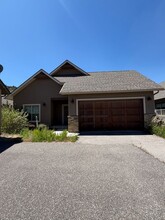 Building Photo - 135 Blue Heron Vis