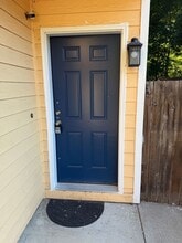 Building Photo - 176 NE 43rd Ave