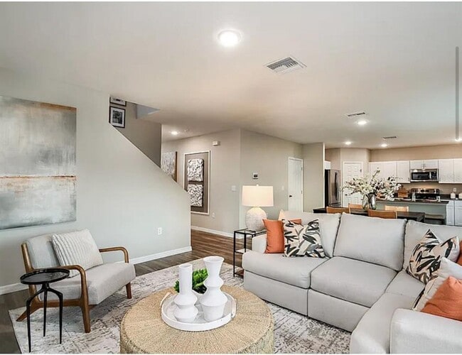 Building Photo - 2212 Canyon Oak Dr