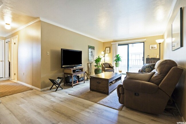 Foto del edificio - Secured 2 Bd 2 Ba Towne Park Condo