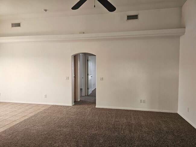 Foto del edificio - 661 Delta Dr