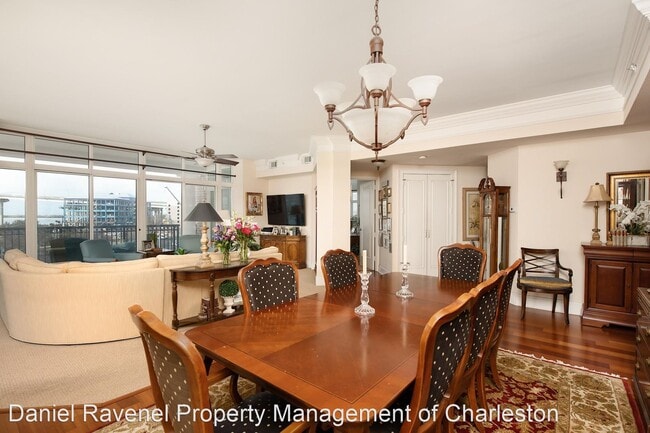 Building Photo - 2 br, 2 bath House - 141 North Plaza Court