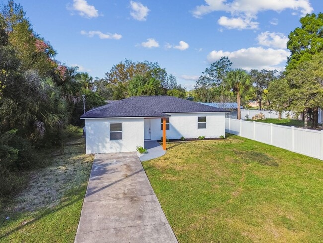 Building Photo - 16107 Sea Pines Dr