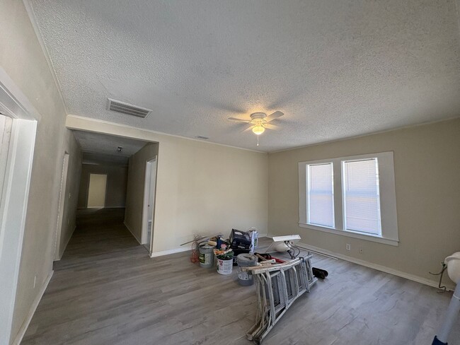 Photo - Single family home 5bed/3bath $1800/month ready now!