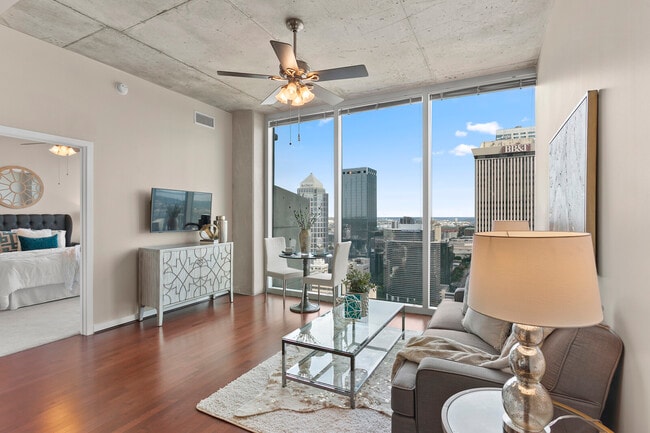 Building Photo - 777 N Ashley Dr