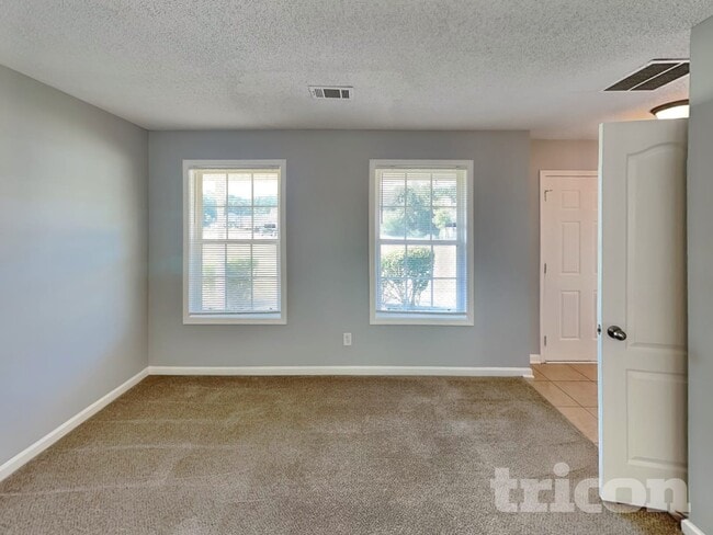 Building Photo - 420 Denali Ct