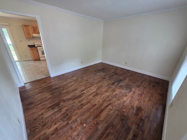 Foto del edificio - 3 Bedroom / 1 Bath House - Garage and Fenc...