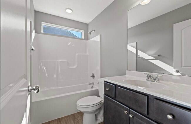 Foto del edificio - 353 Pageant Dr