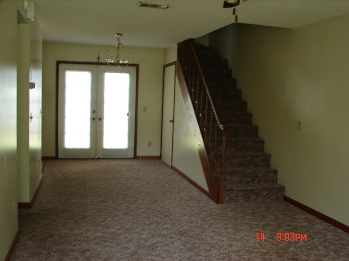 Building Photo - Townhouse in Marianna