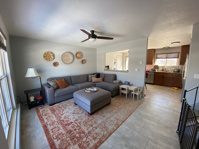 Foto del edificio - Lovely Tri-Level Home in Broomfield! Available May 6!