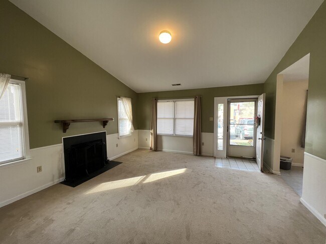 Building Photo - 955 Warwick Ct