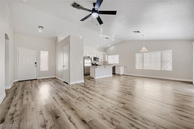 Building Photo - 5115 N Vista Del Rancho Way