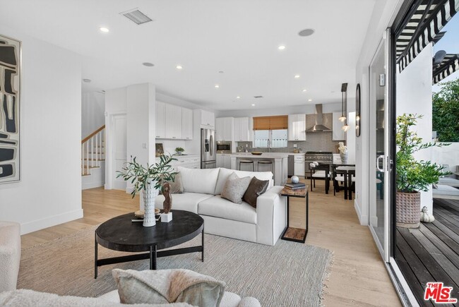 Building Photo - 9036 W 24th St