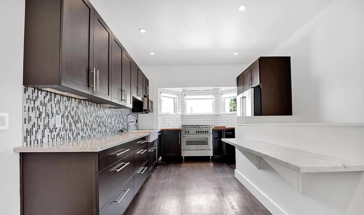 Cocina moderna del chef - 1350 Dolores St