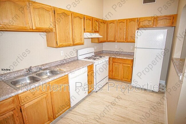 Foto del edificio - 14504 Thayer Pease Ave