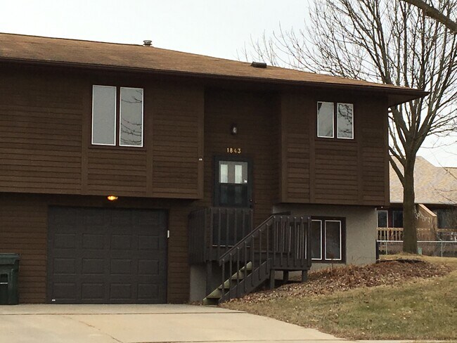 Foto del edificio - 1843 Hollywood Ct