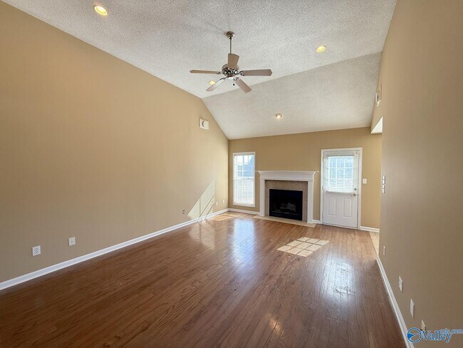Building Photo - 176 Timber Oak Rd