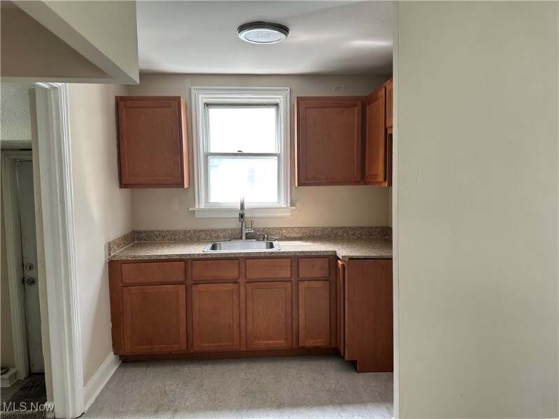 3759 Northampton Rd Cleveland Heights, OH 44121 – photo 4