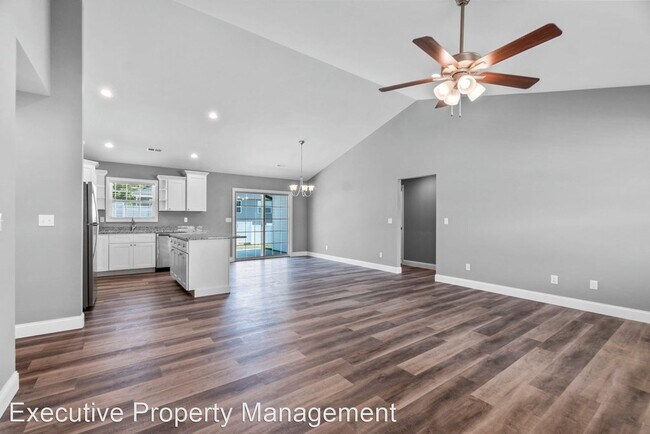 Foto del edificio - 3 br, 2 bath House - 2582 Silversmith Ct