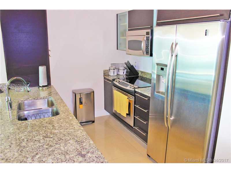 Building Photo - 950 Brickell Bay Dr