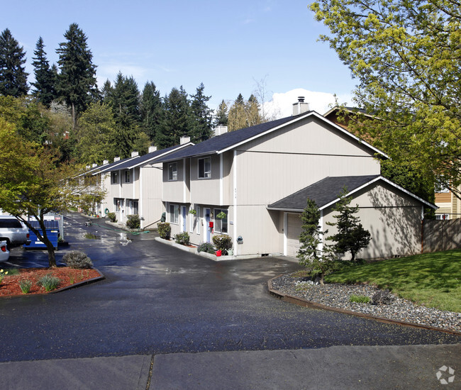 Building Photo - Lincoln Townhomes