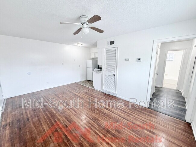 Building Photo - 3969 Southlawn Ave