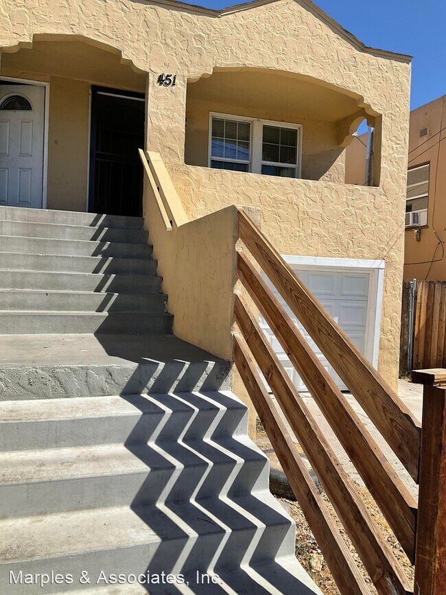 Foto del edificio - 4 br, 2 bath House - 451 E. 9th Street