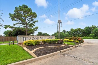 Building Photo - 142 Thunder Basin Dr