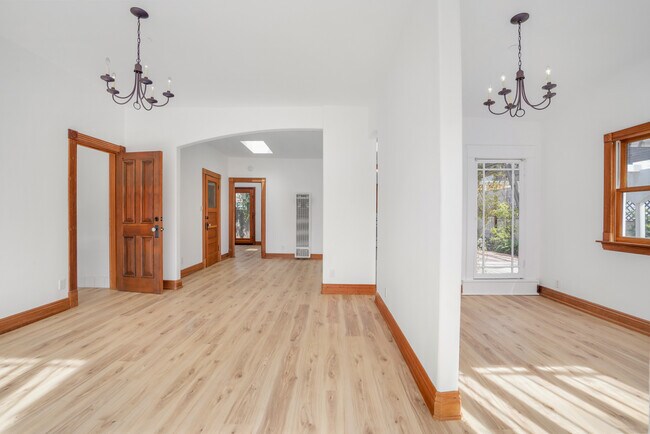 Building Photo - 2019 18th St